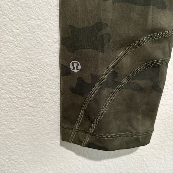 Lululemon Run Inspire Crop II Camo Fatigue Leggings SZ 6 - Picture 9 of 12